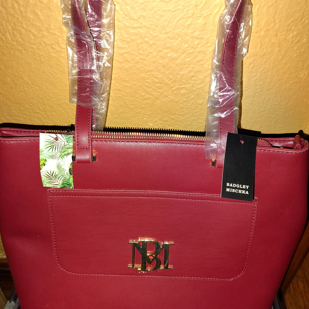 Badgley Mischka NWT Burgundy Vegan Leather Shoulder Bag - Picture 1 of 8